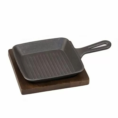  Сковородка для подачи P.L. Proff Cuisine черная 15,5*15,5*2,5 см на деревянной подставке